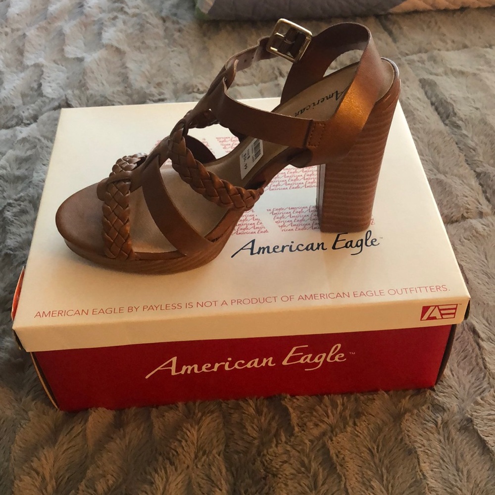 Sandals with heel